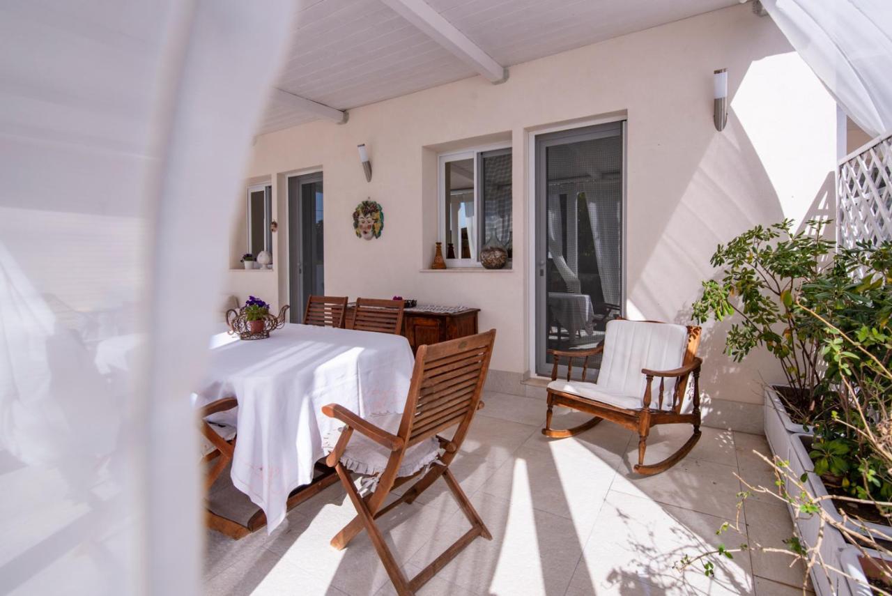 Holiday Fontane Bianche Gabriella Dış mekan fotoğraf